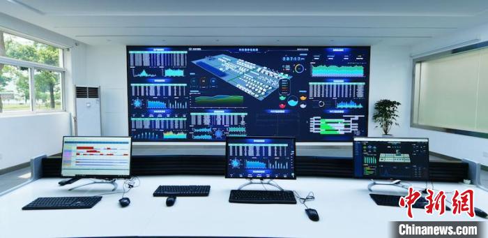 数字化车间数字大脑。　刘岗 摄