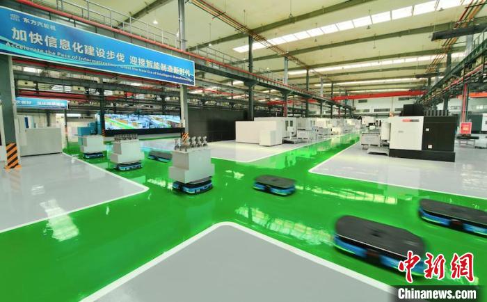 AGV智能配送叶片场景。　刘岗 摄